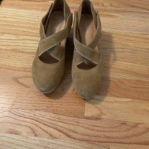 Tan Wedges Size 8